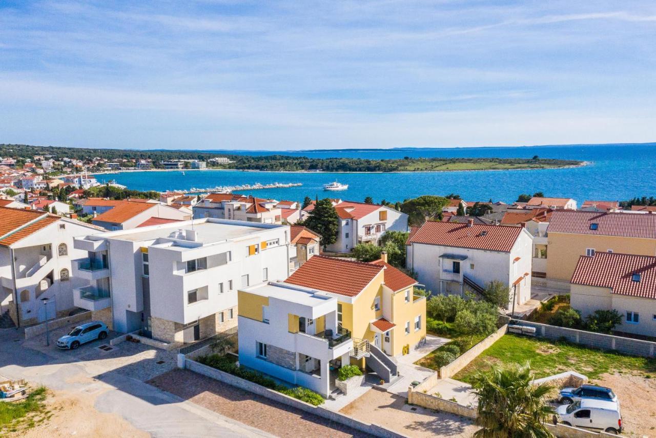 Apartments Yellow Novalja Luaran gambar