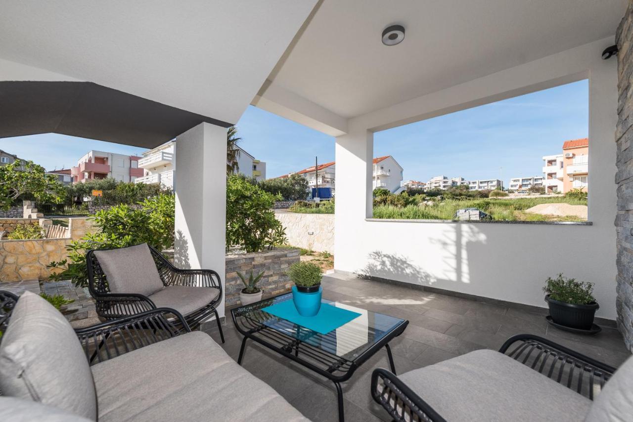 Apartments Yellow Novalja Luaran gambar