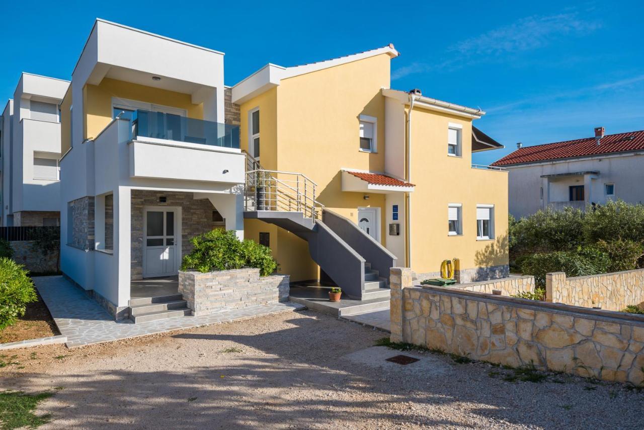 Apartments Yellow Novalja Luaran gambar