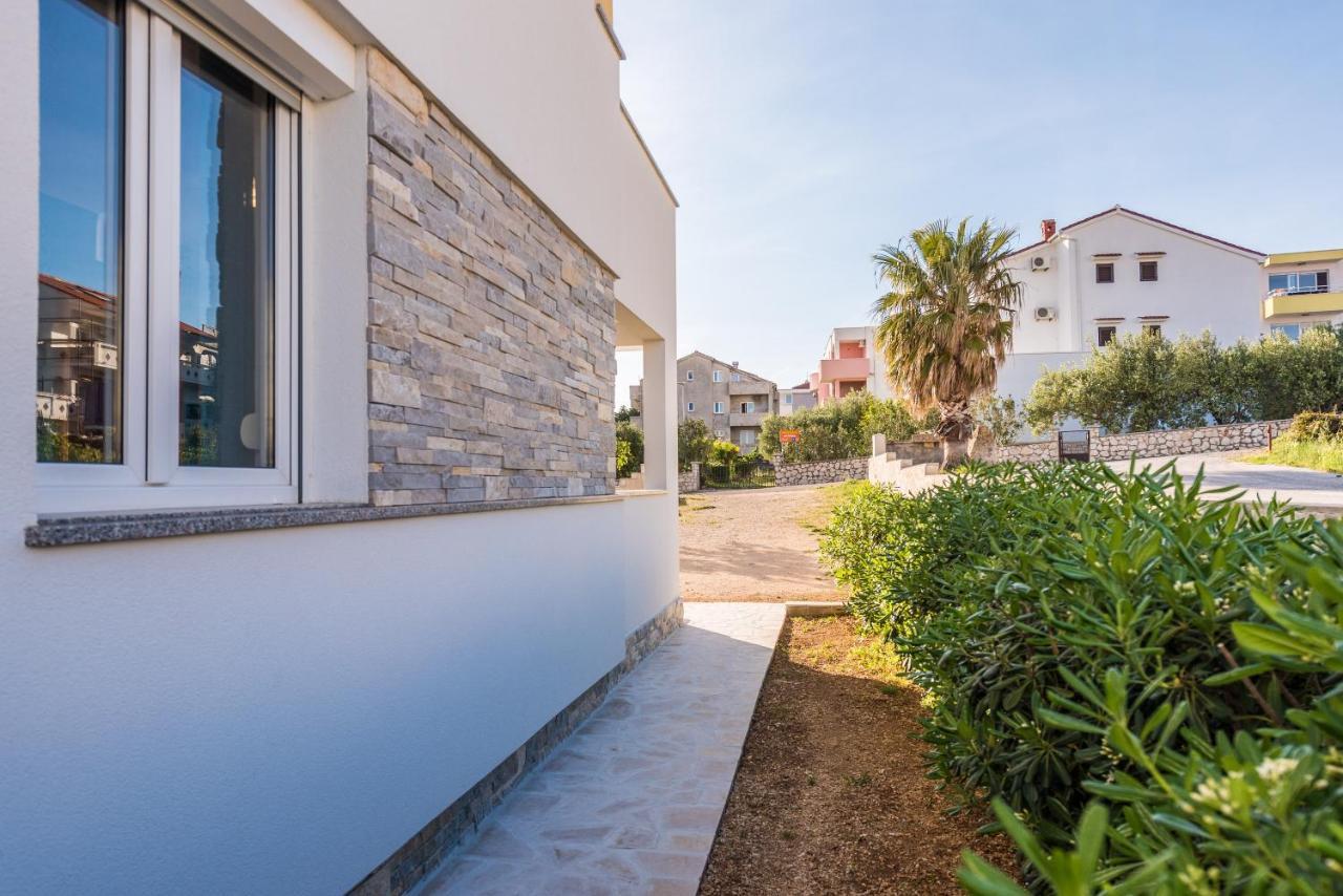 Apartments Yellow Novalja Luaran gambar
