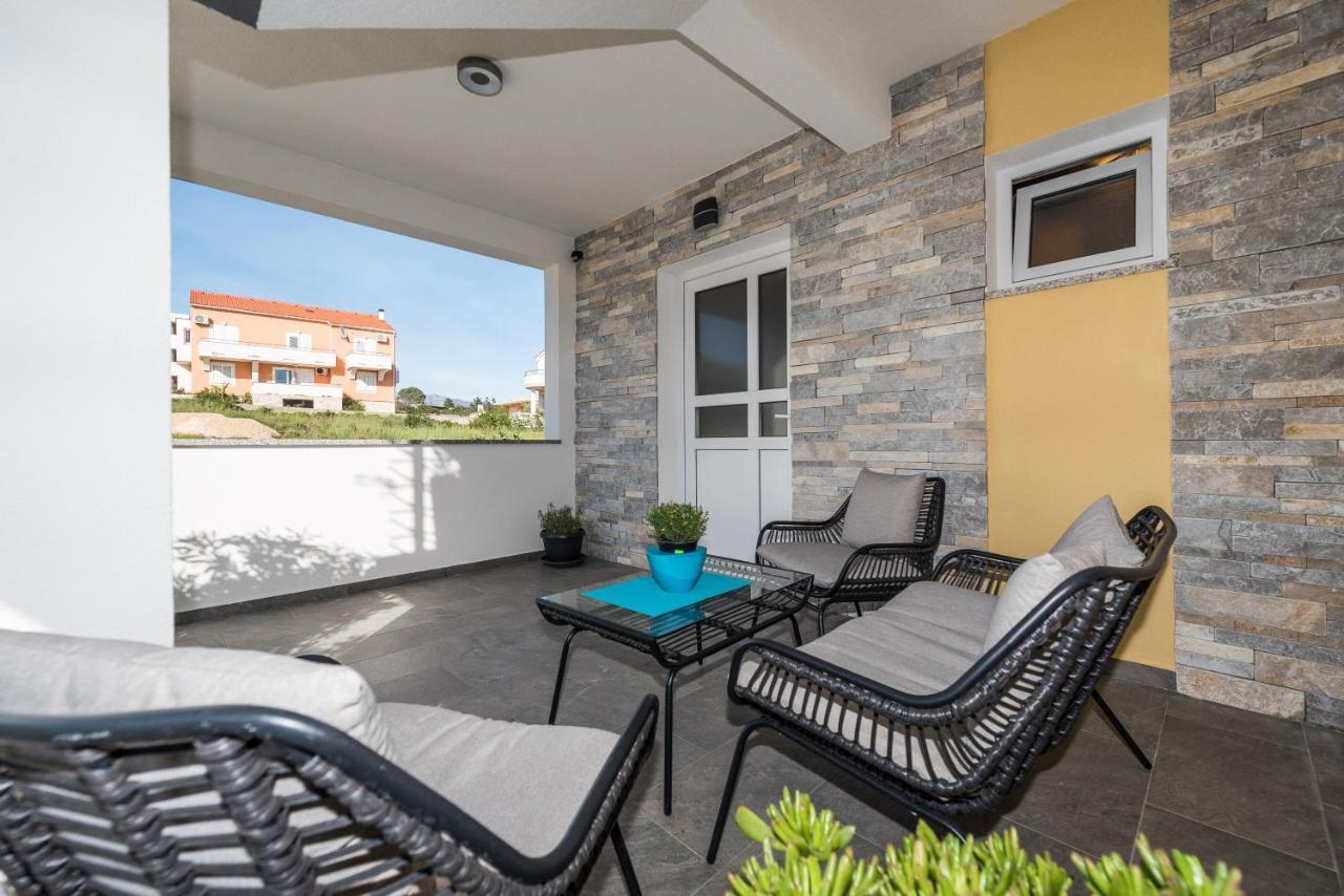Apartments Yellow Novalja Luaran gambar