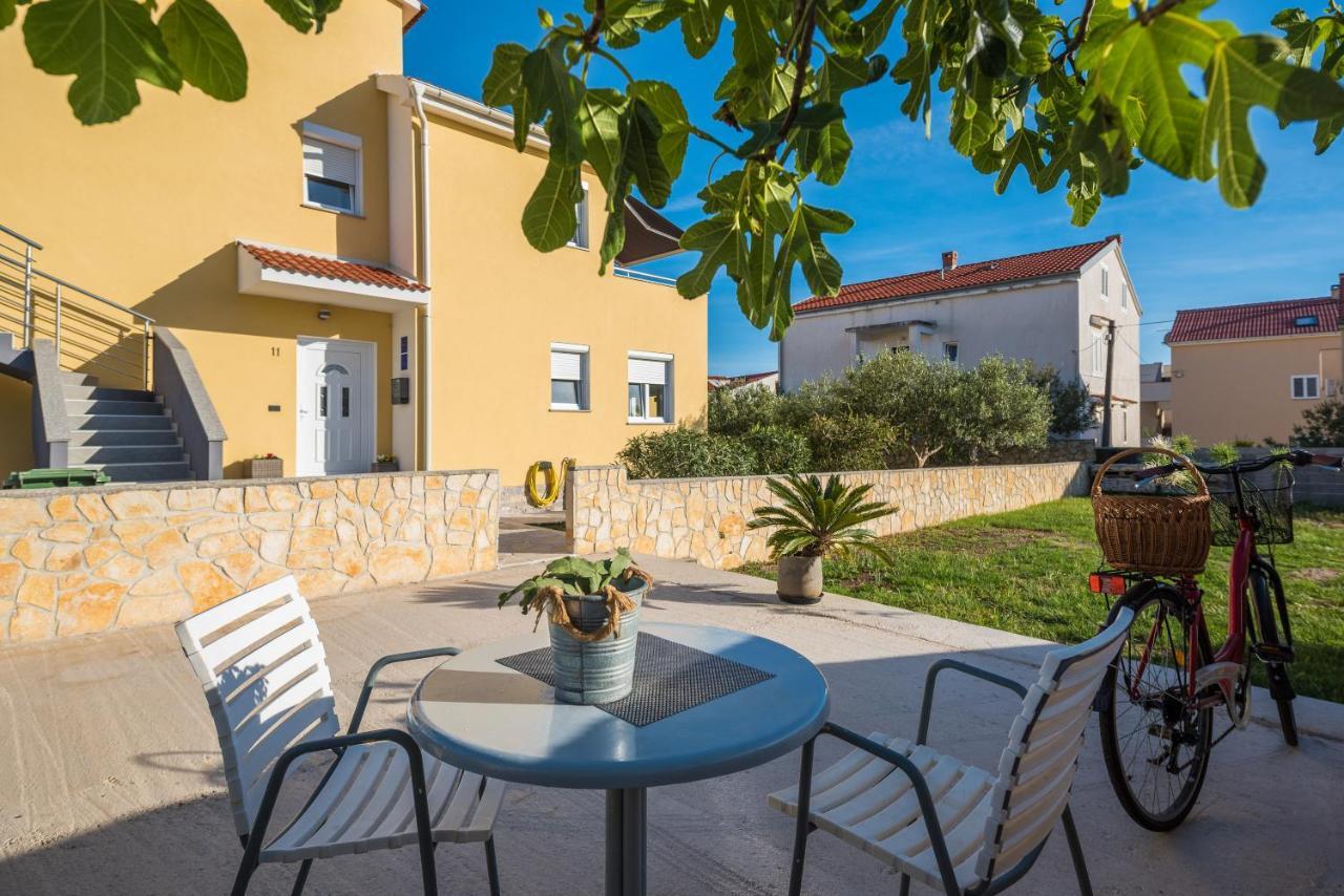 Apartments Yellow Novalja Luaran gambar