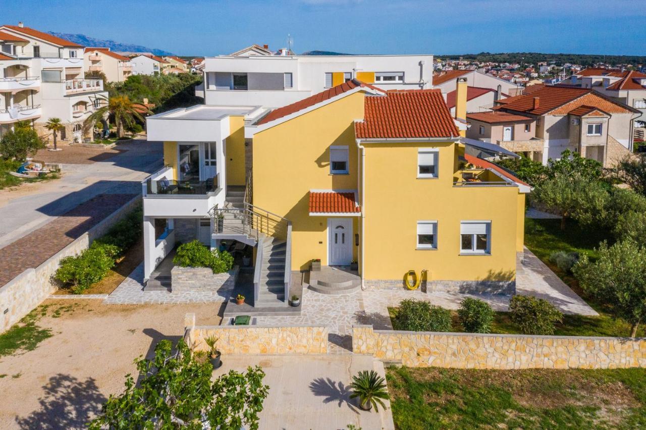 Apartments Yellow Novalja Luaran gambar